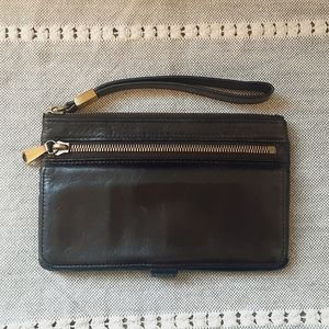 EUC Hobo Roam Leather Wristlet